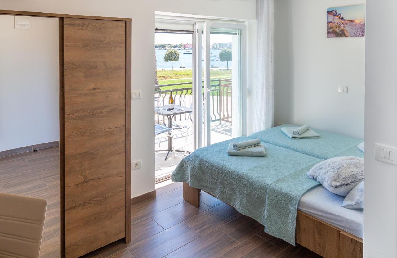 Villa Umag Seafront Екстериор снимка