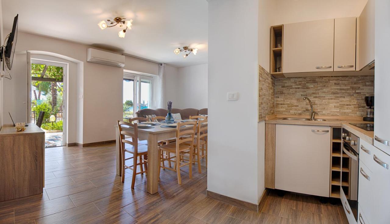 Villa Umag Seafront Екстериор снимка