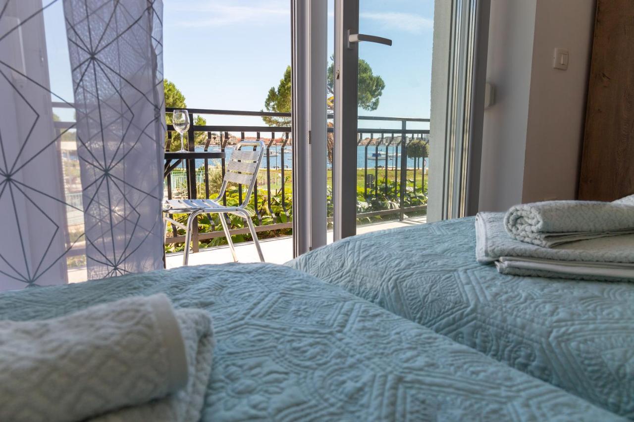 Villa Umag Seafront Екстериор снимка